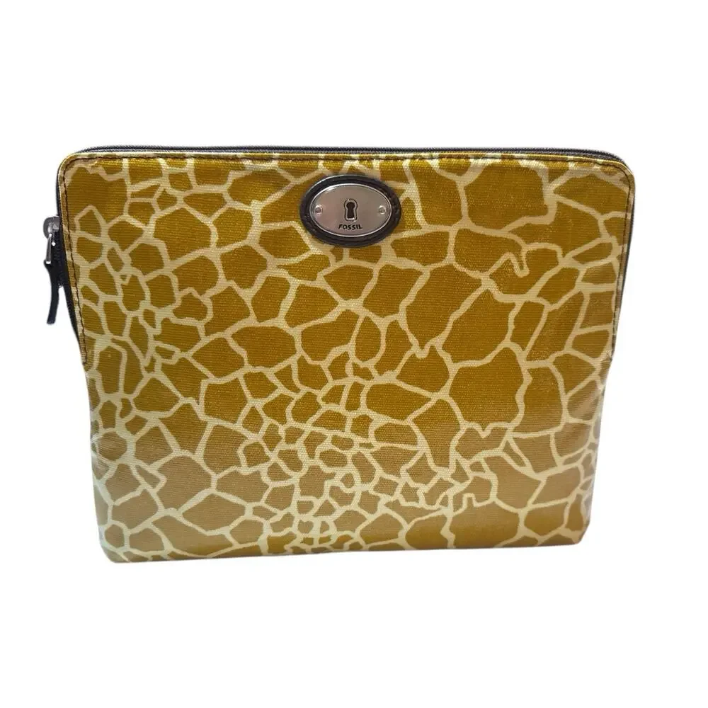 Fossil Key-Per Coated Canvas Zipper Giraffe Print Tablet iPad Case